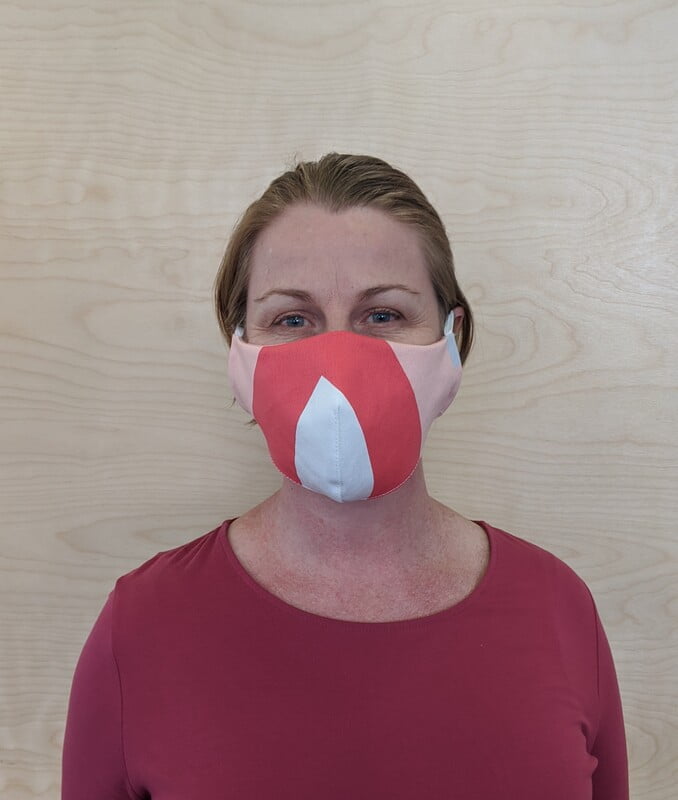 Large Re-usable 3-Layer Face Mask (pack of 4) Large Re-usable 3-Layer Face Mask (pack of 4)